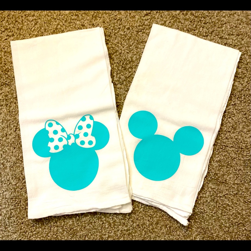 Mickey and Minnie Tea Towels! Set of 2